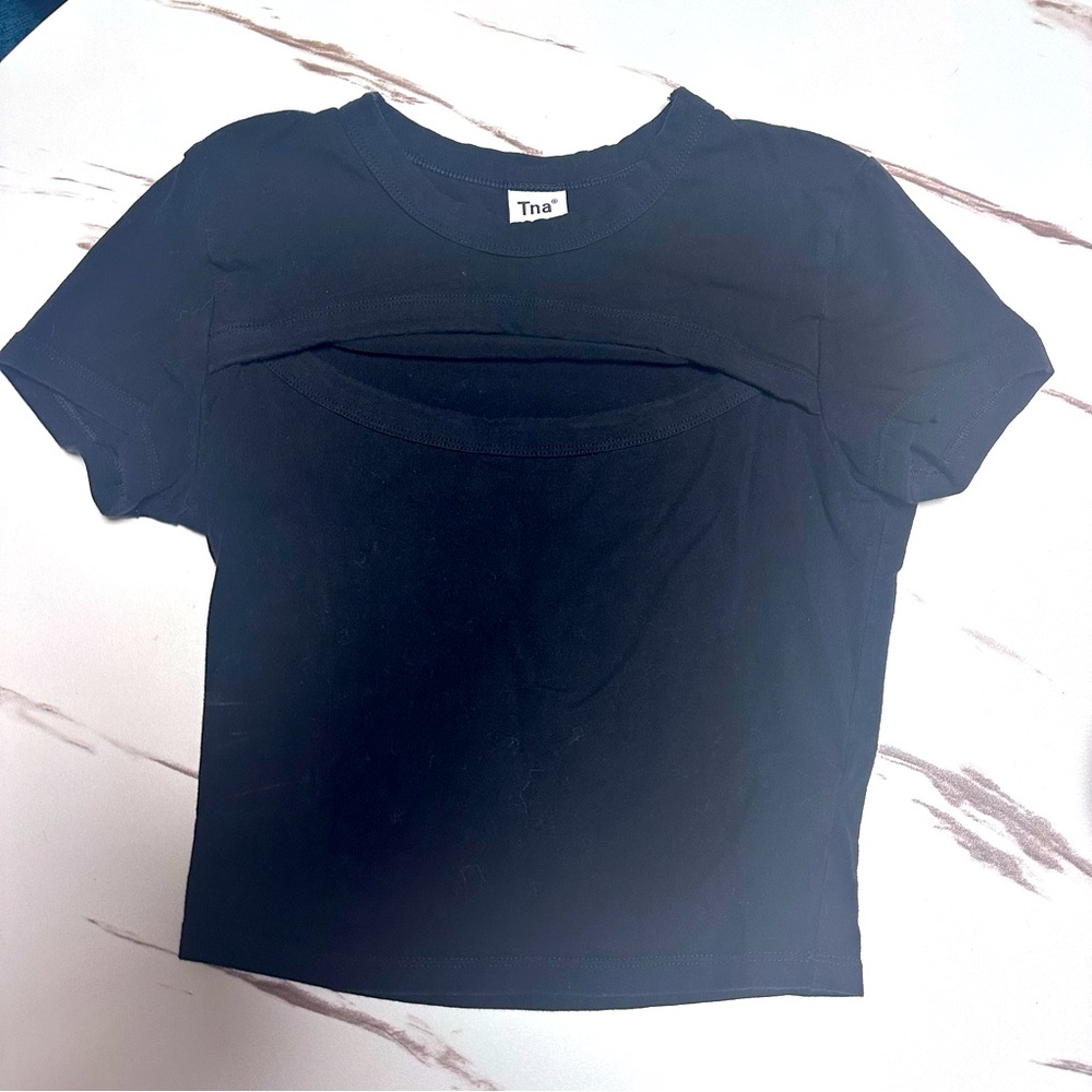 Aritzia TNA Black Contour Crop Top Size XS Buttery Soft Short Sleeves Women
